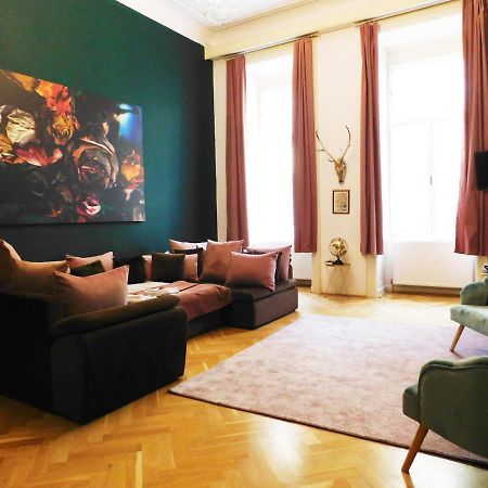 Wonder Deer Lux Apartment At The Parliament Self Check-In Budapest Luaran gambar