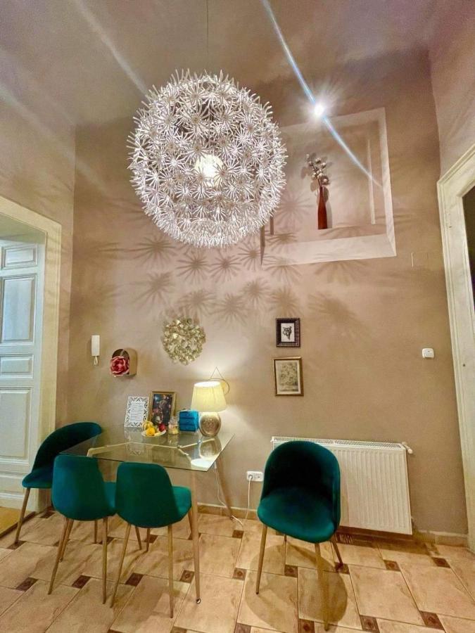 Wonder Deer Lux Apartment At The Parliament Self Check-In Budapest Luaran gambar