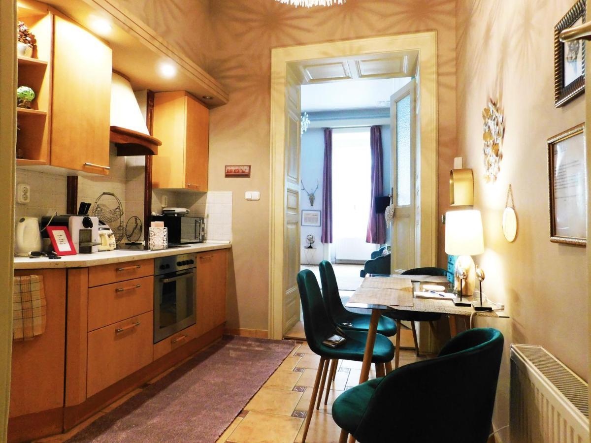 Wonder Deer Lux Apartment At The Parliament Self Check-In Budapest Luaran gambar