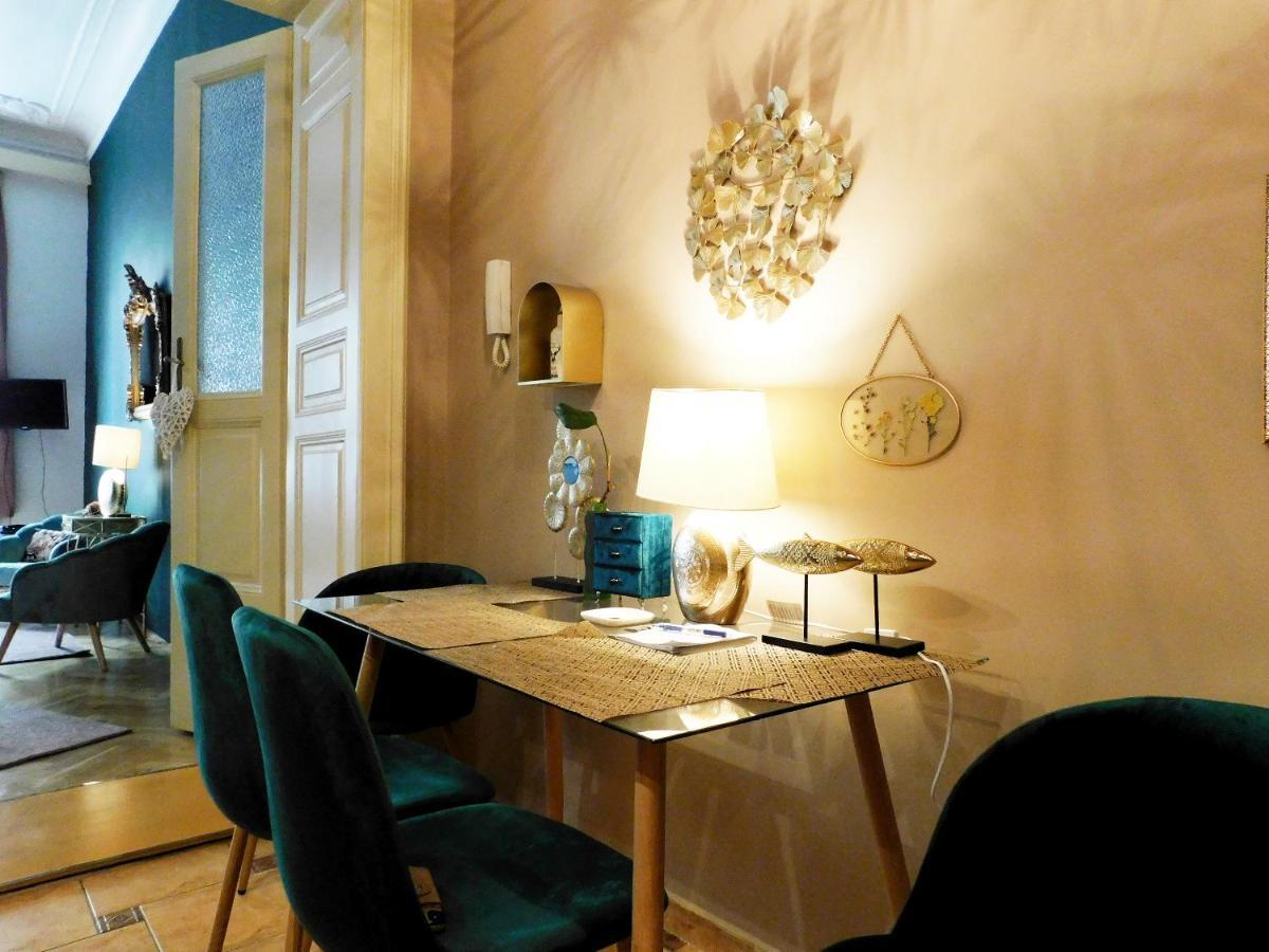 Wonder Deer Lux Apartment At The Parliament Self Check-In Budapest Luaran gambar