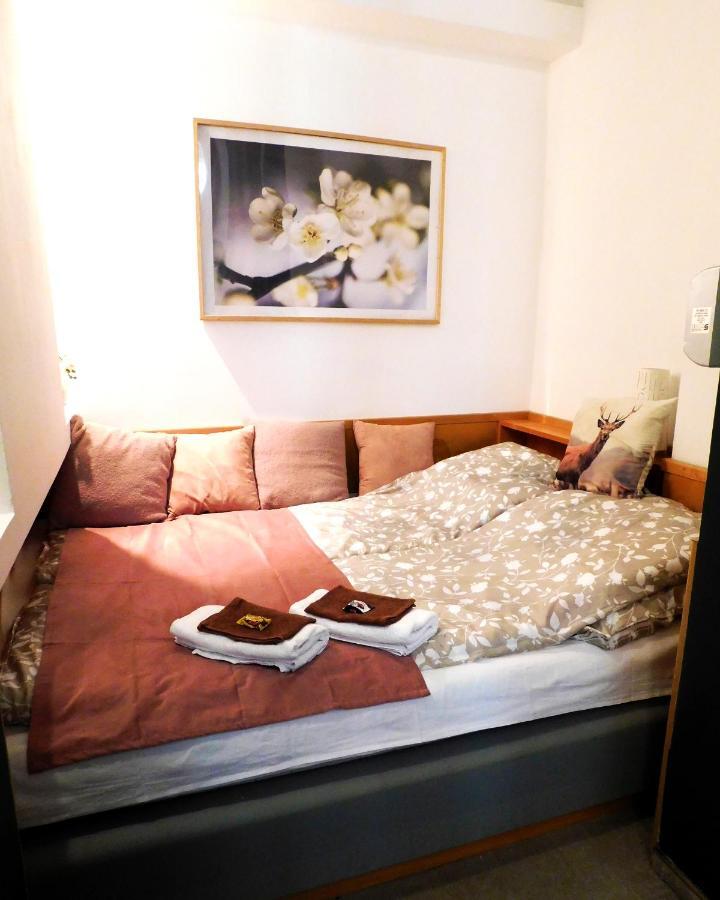 Wonder Deer Lux Apartment At The Parliament Self Check-In Budapest Luaran gambar