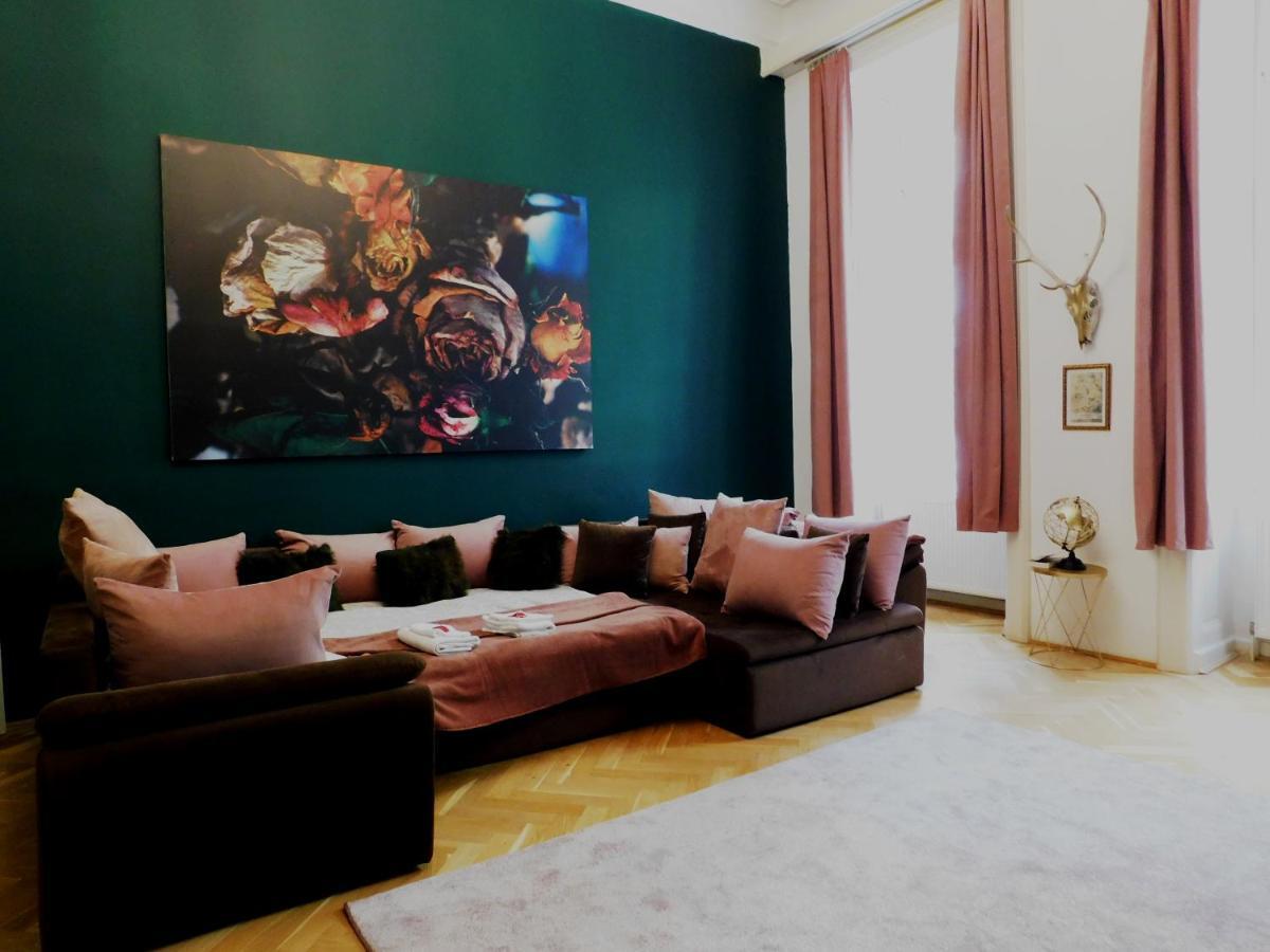 Wonder Deer Lux Apartment At The Parliament Self Check-In Budapest Luaran gambar